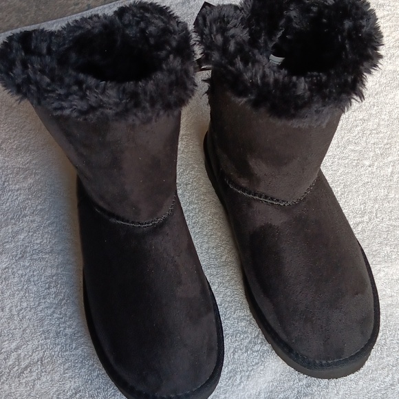 NWOT UGG Faux Fur Lined Classic Booties - Picture 2 of 16